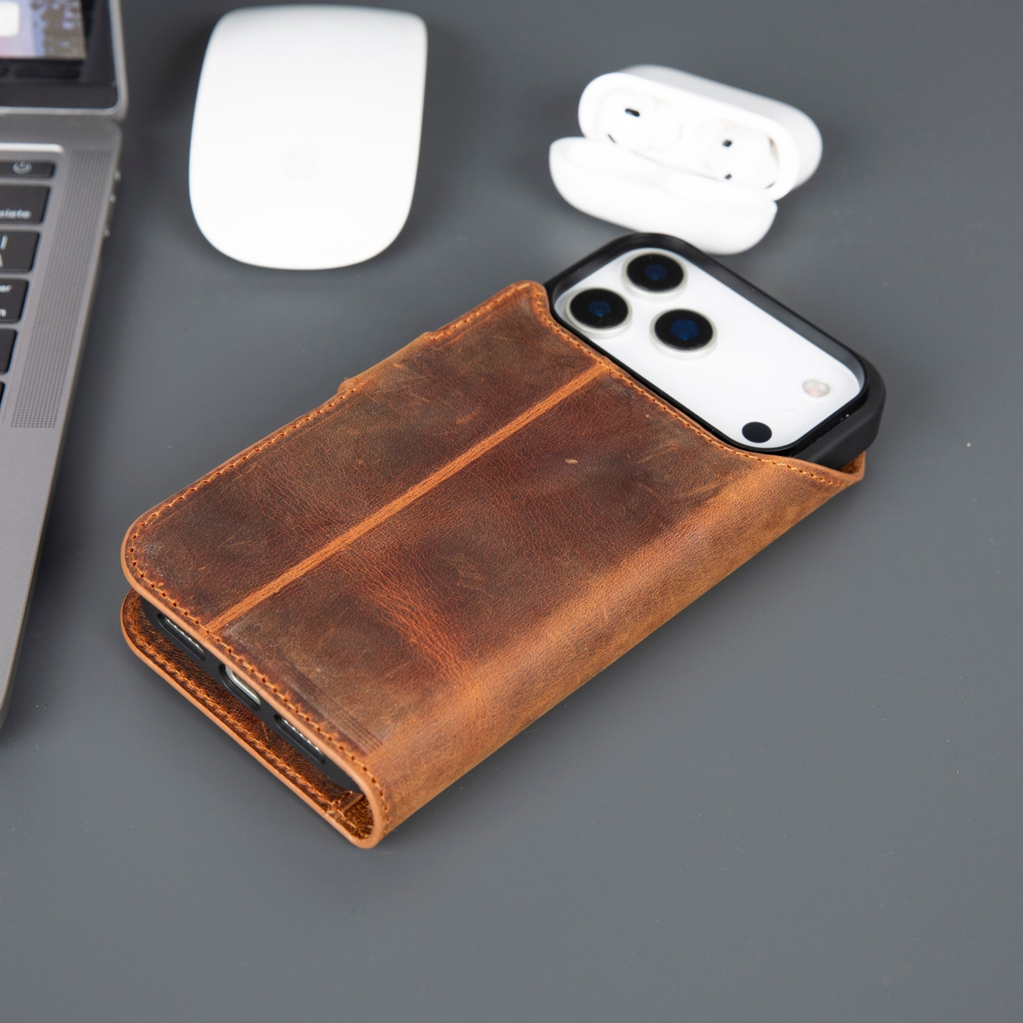 Casper iPhone 17 Pro Max Leather Wallet Case – MagSafe Compatible